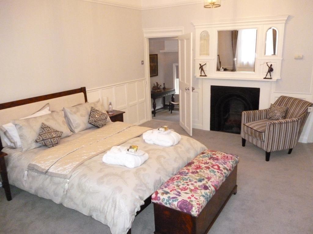 Kings House Wokingham Guest House Екстериор снимка