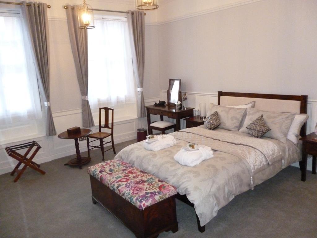 Kings House Wokingham Guest House Екстериор снимка