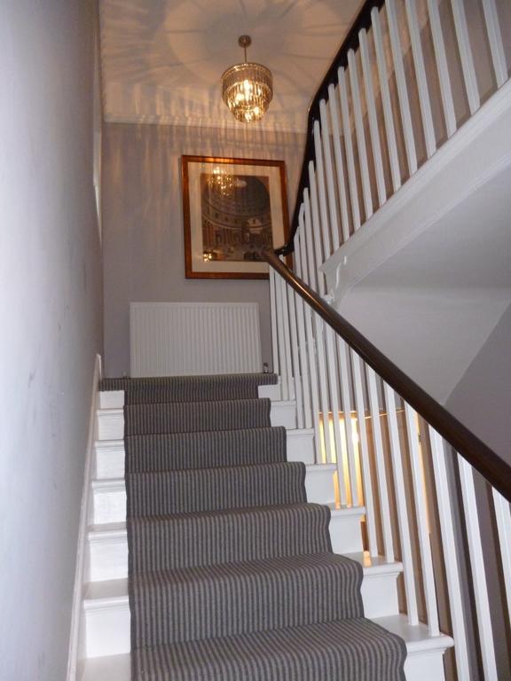 Kings House Wokingham Guest House Екстериор снимка